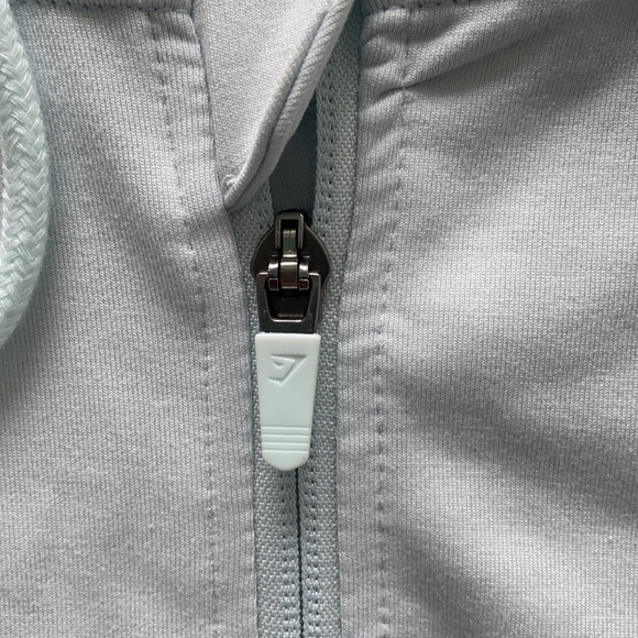 Gymshark Two-Toned Cropped Hoodie - Picture 6 of 8